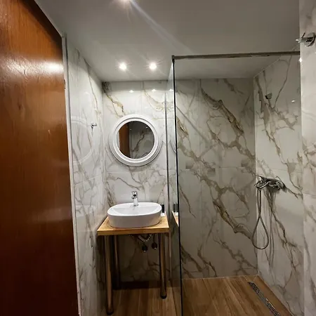 Ikaros (adults Only) Otel 3*